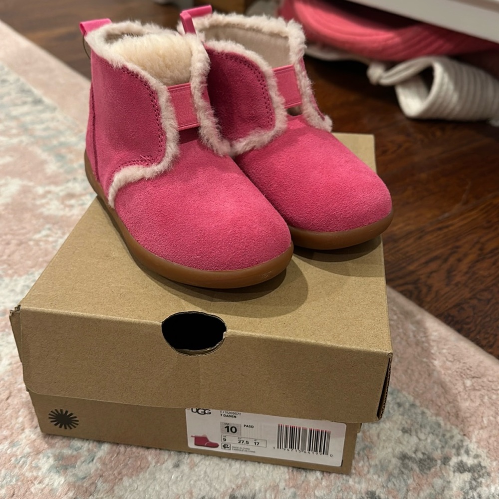Brand New Toodler Girl size 10 Ugg Boots